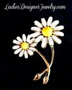 Classic Yellow White Vintage Enamel Daisy Brooch Pin Jewelry Flowers