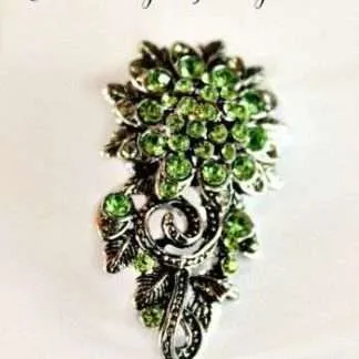 Aurora Borealis Iridescent Olivine Green Crystal Rhinestone Flower Pin Brooch
