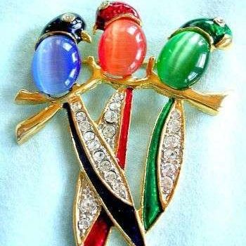 Vintage Rhinestone Parrot Parrots Pin Brooch Ladies Designer Jewelry
