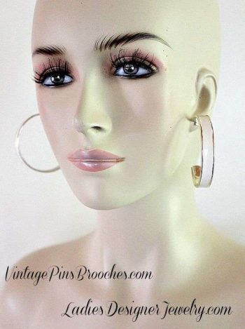 Vintage White Enamel Silver Tone Bangle Bracelet Hoop Earrings Jewelry Set Bracelets