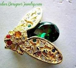 Vintage Emerald Green Rhinestone Fly Insect Bug Bee Pin Brooch Jewelry