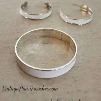 Vintage White Enamel Silver Tone Bangle Bracelet Hoop Earrings Jewelry Set Bracelets